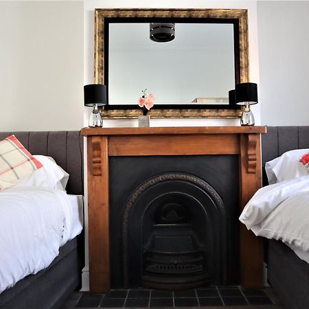 Victoria 4 Bedroom Serviced House Short Lets - Near Northampton Gen Hosp & Town Centre Buitenkant foto