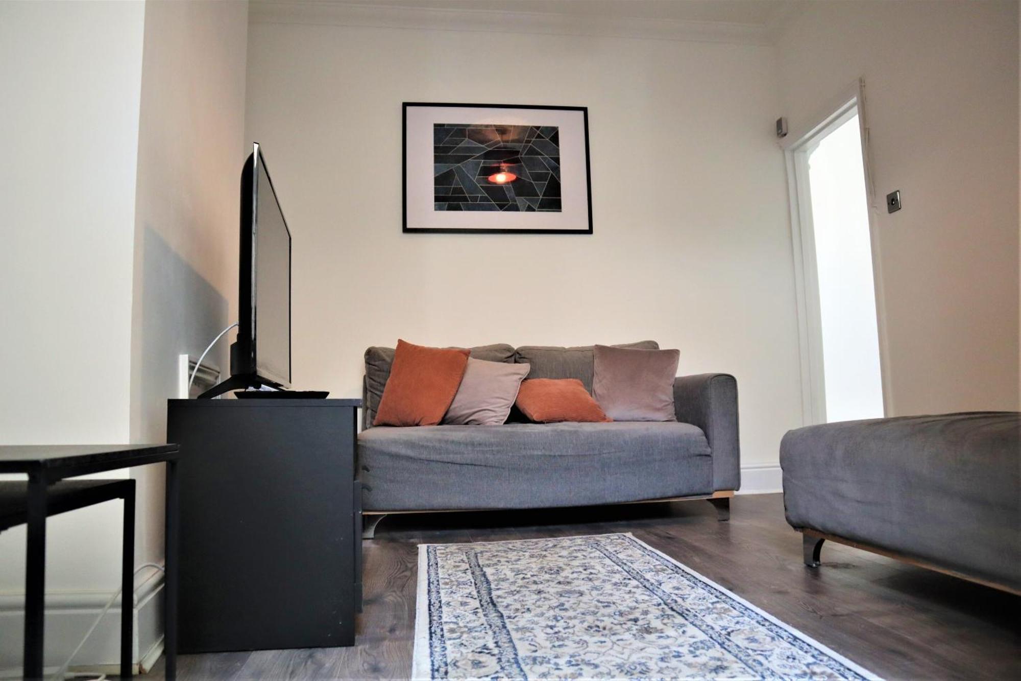 Victoria 4 Bedroom Serviced House Short Lets - Near Northampton Gen Hosp & Town Centre Buitenkant foto