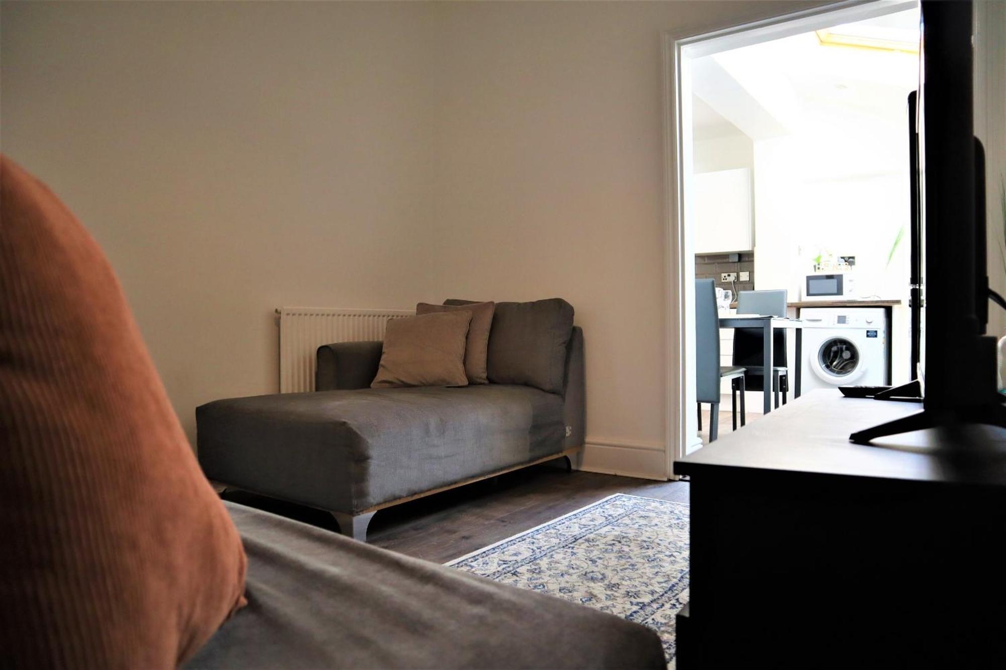 Victoria 4 Bedroom Serviced House Short Lets - Near Northampton Gen Hosp & Town Centre Buitenkant foto